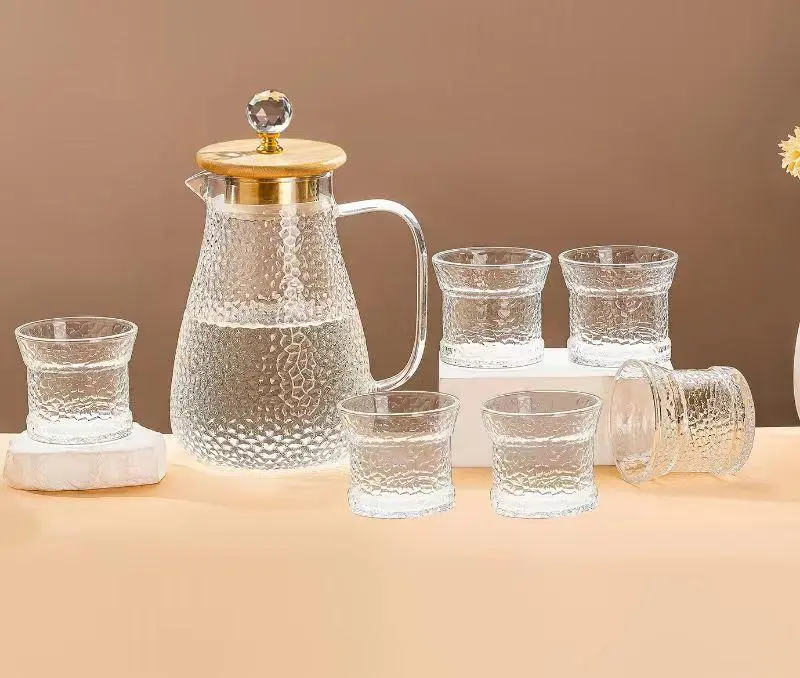 Ensemble 7pcs: 1carafe avec manche + 6 verres