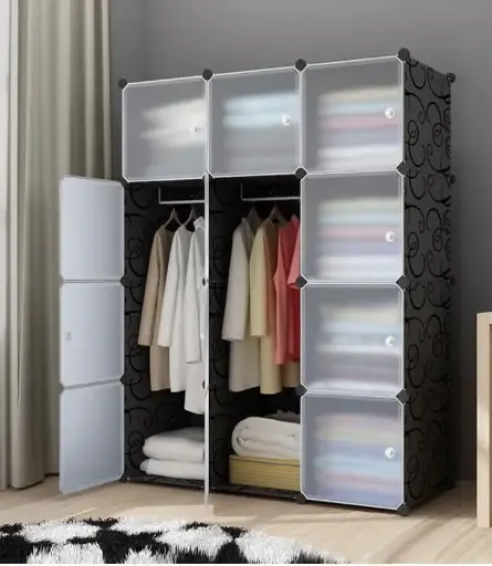 Armoire en plastique.